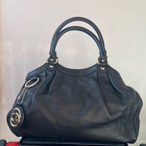 GUCCI Black Pebble Leather Sukey Medium Handbag